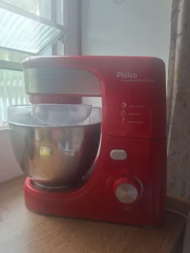 Batedeira planetária Philco 220v