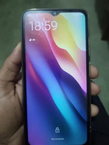 Celular em excelente estado.
