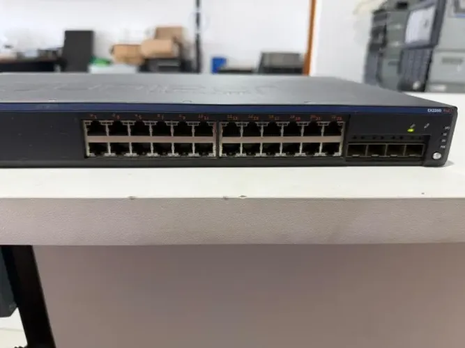 Switch Juniper EX2200-24P-4G | 24 Portas PoE+ & 4 SFP | Gerenciável