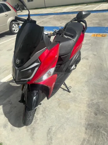 Moto Dafra Crisym 150