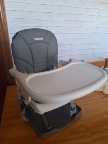 Cadeirinha de alimentação para bebês