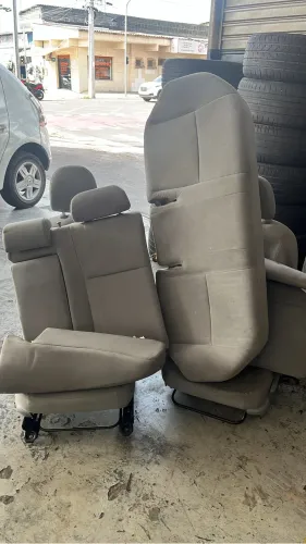 Bancos Corolla com forro de porta