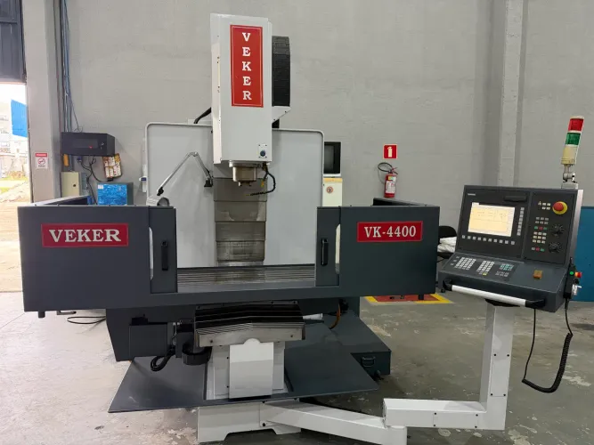 Fresadora CNC Veker 