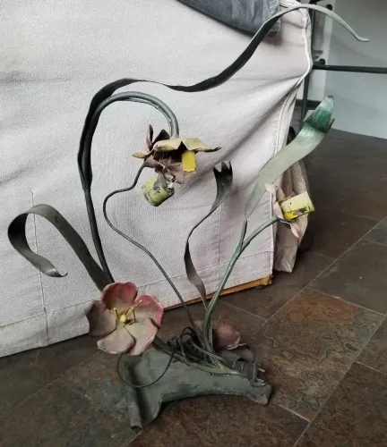 Linda luminária de ferro