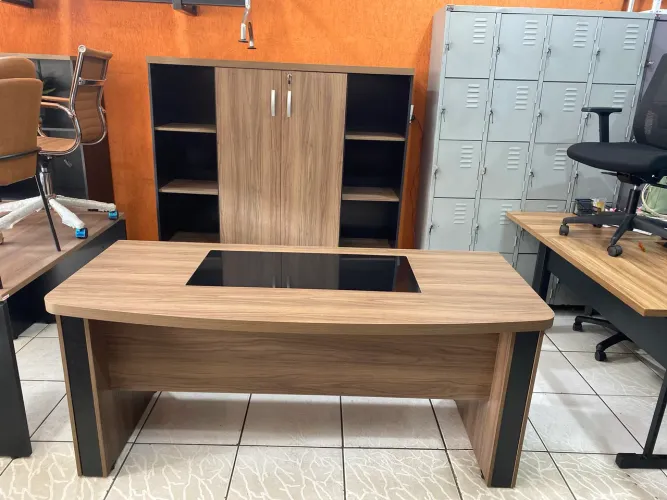 Mesa em L gold curve