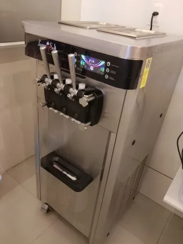 Máquina de Sorvete Expresso e Açaí Logro Soft - 3 Bicos (Gabinete/Piso)