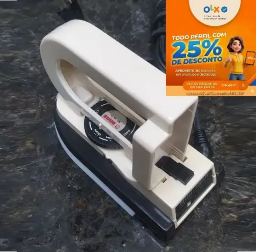 Mini Ferro de Passar Portátil - Ideal para Viagens