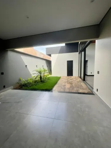 Locação casa - 312m² - 3 quartos - 4 banheiros - 4 vagas de garagem - Residencial Olivito