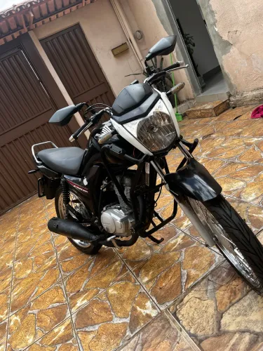Vendo moto Fan 125i ano 2017