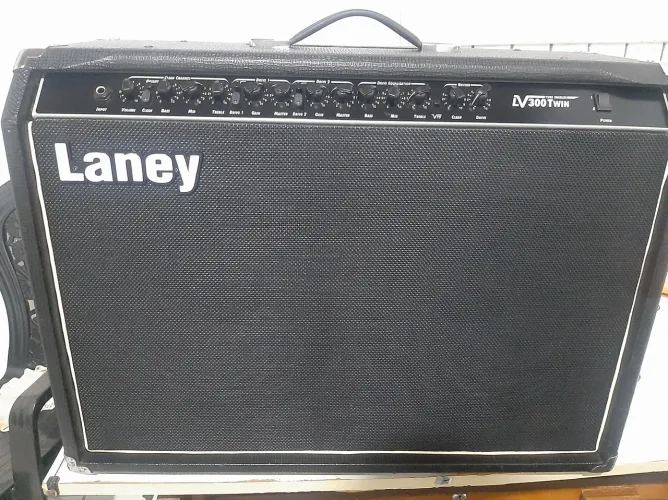 LANEY LV 300 TWIN