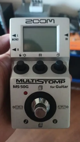Pedaleira ZOOM MS 50g - Na caixa.
