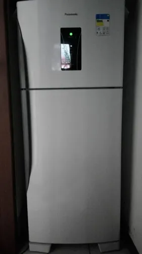 Vendo Geladeira Panasonic Semi Nova em Perfeito estado e Funcionamento. Negociável