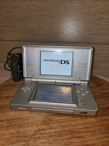 Nintendo DS lite prata + carregador