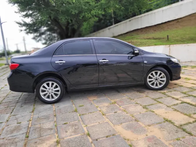 Toyota Corolla Altis 2.0 Flex 16V Aut. 2011