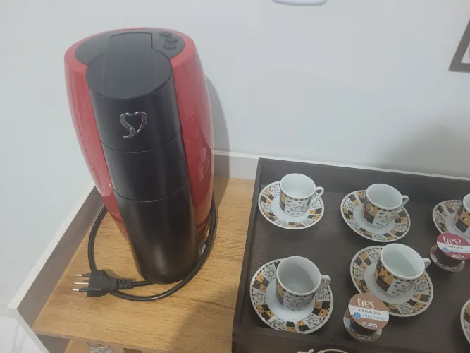 Cafeteira Espresso Lov Automática Vermelha 3 corações ?