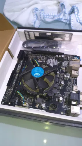Kit processador i5 9400f + Placa mãe H310C