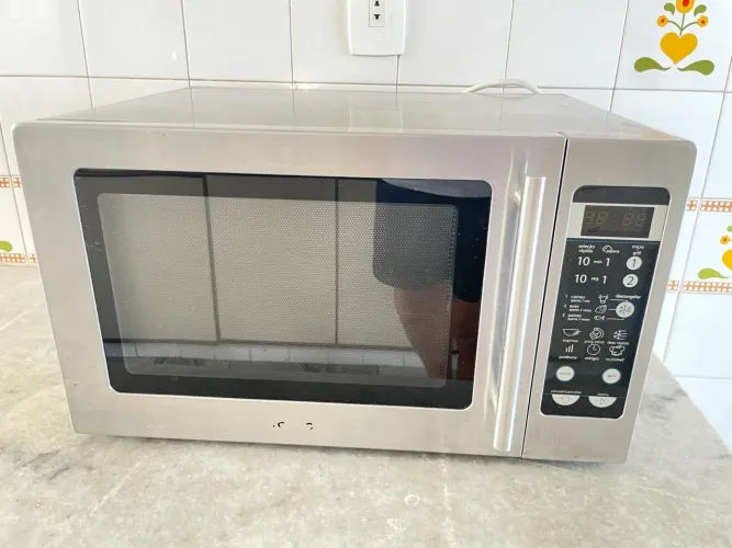Microondas inox com grill funcionando perfeitamente 