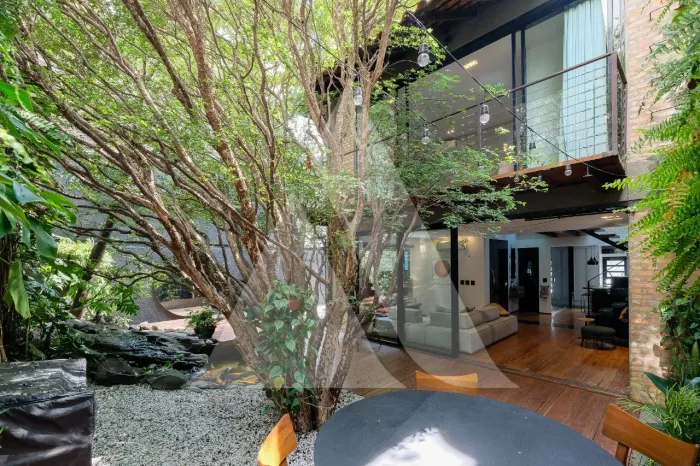 Casa de vila para venda e locação nos Jardins