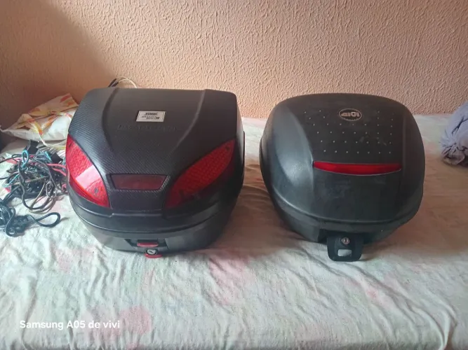 Bau de moto com chave
