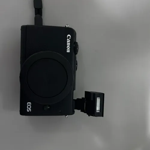 Canon EOS M100 (mirrorless) 15-45mm Is stm kit preta