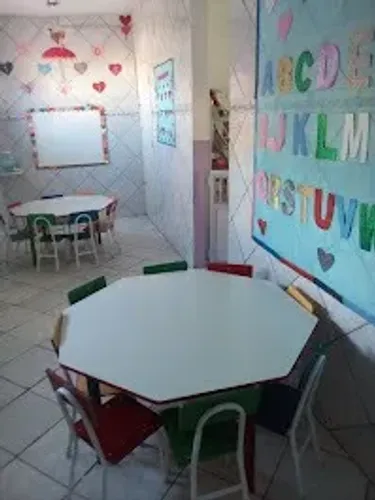 Mesa e cadeira escolar
