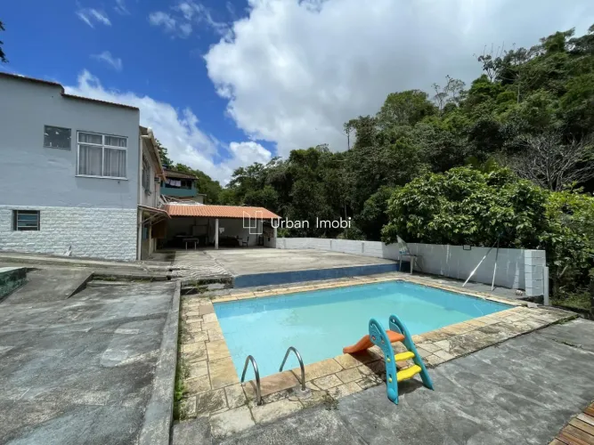 Casa à Venda em Passa Três 2 Suítes, Piscina e 839 m²