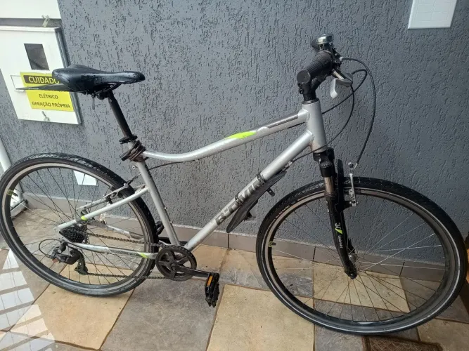 Bicicleta Riverside Btwin 700c (tam aro 29), Quadro G (size L).