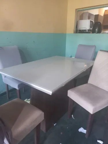 Mesa 4 cadeiras