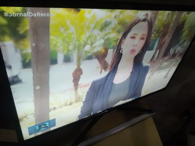 Tv smart 40pol