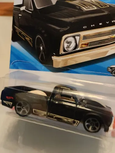 HotWheels Chevy C10 1/64
