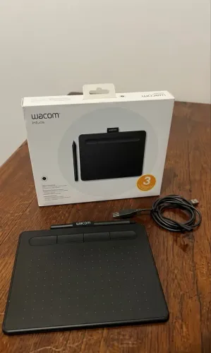 Mesa Digitalizadora Wacom Intuos CTL4100, Pequena, 4', Preto