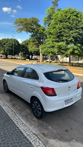 Chevrolet Onix Hatch LTZ 1.4 8V Flex Power Mec. 4P 2013