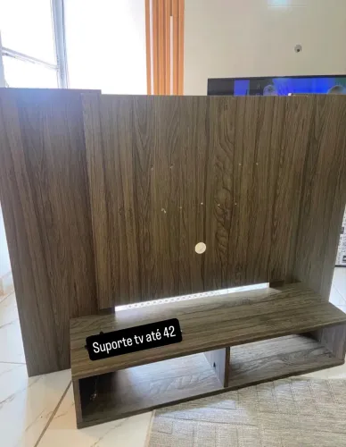 Painel para TV até 42 polegadas.