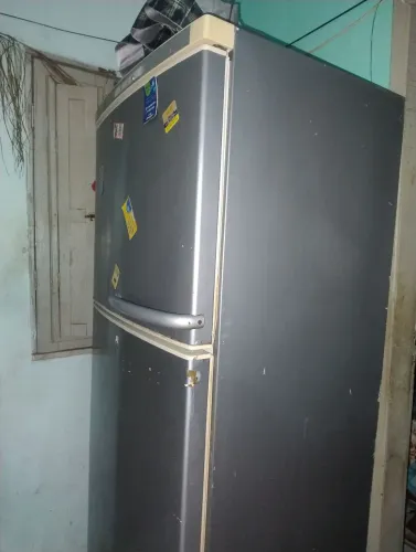 Geladeira 200 pra vender logo