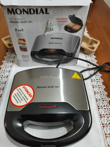 ? Sanduicheira Master Grill S-20 Inox 750W 220V - Linda, Prática e Econômica!