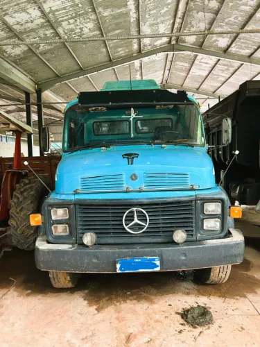Caminhão Mercedes Benz 1516 - Ano 1983/1984