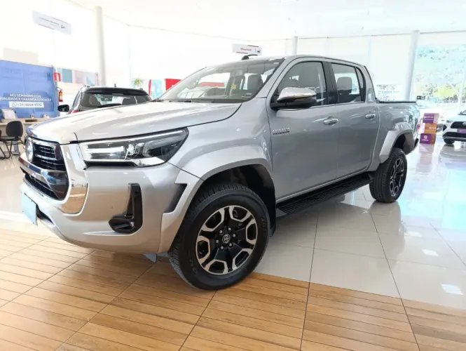 Toyota Hilux CD SRX Plus 4X4 2.8 TDI Die. Aut. 2025