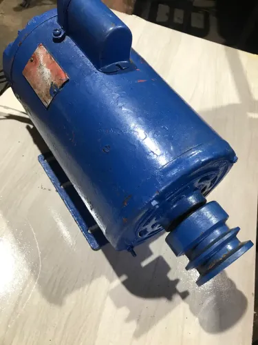 Vende se 02 Motor elétrico monofásico 2cv