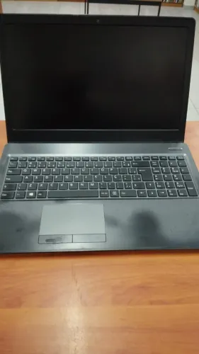 Vaio Fit 15S Intel i5 8GB 256GB SSD Windows 10 home