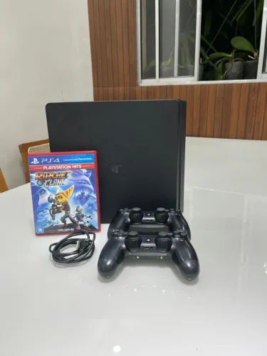 Playstation 4 slim- completo +2 controle original+ jogo Ratchet & Clank