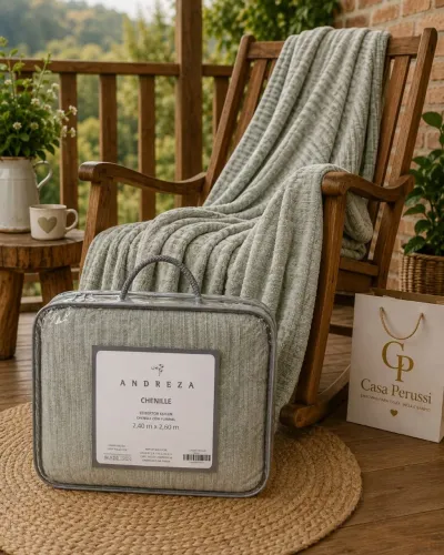 Lindo cobertor Chenille Queen Size. 