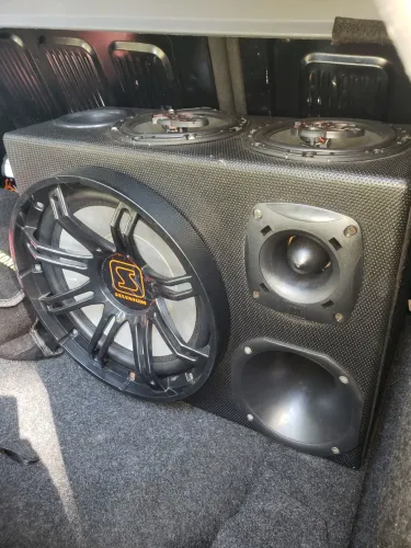 Caixa de som automotivo + Amplificador