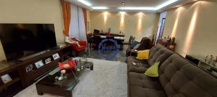 Casa Sobreposta Alta à Venda em Santos (Campo Grande) 211 m² Interna, 275 m² Externa, com