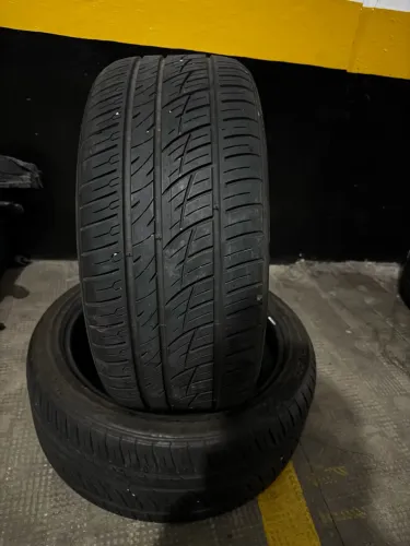 Par de pneus 255/40R19