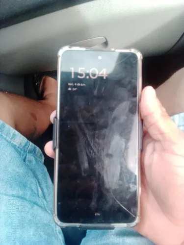 Eu estou vendendo um celular Motorola g84 5g vermelho 500 reais