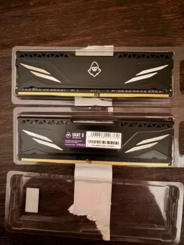 MEMÓRIA RAM DDR4 8GB 19CL 3200HZ- 2X8GB