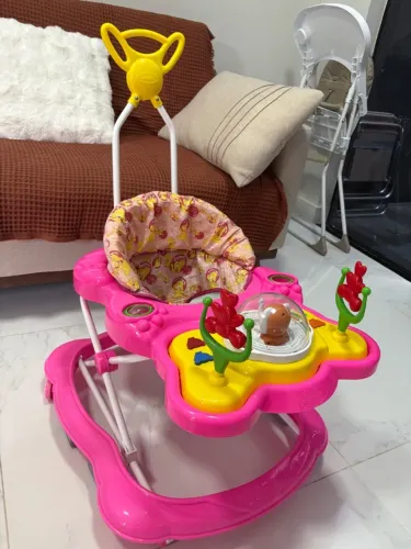 Andador infantil rosa
