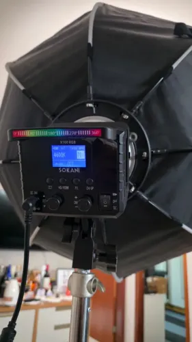 Kit de iluminação LED Sokani X100 RGB + Softbox Difusora de 90 cm - NUNCA USADO