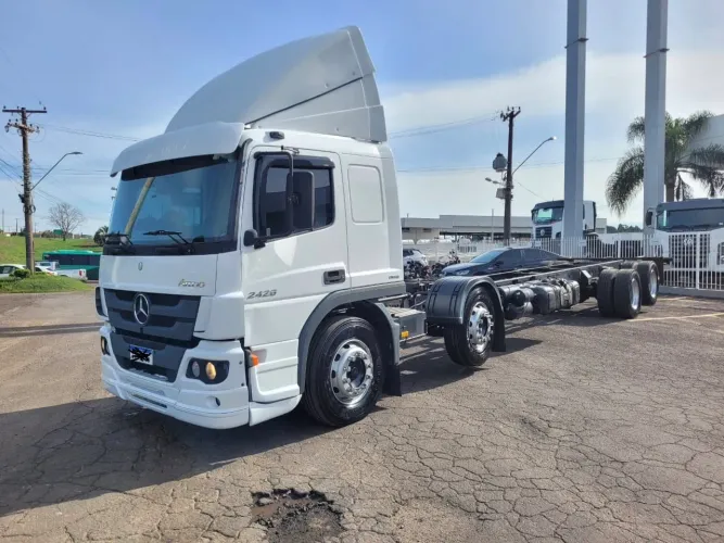 Atego 2426 Bitruck único dono
