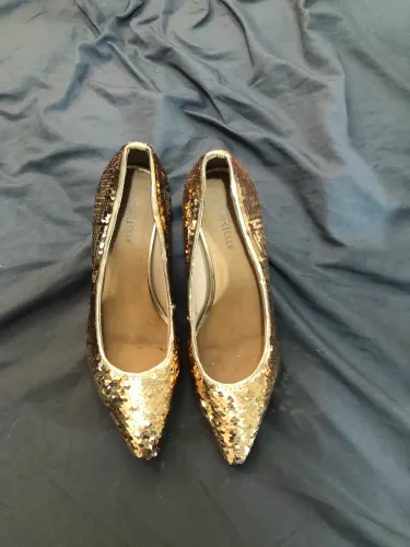 3 pares de sandália de marca